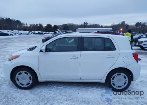 2014 Scion Xd из США, поврежденный, VIN JTKKUPB47E1045128
